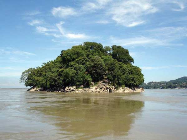 Umananda, world's smallest inhabited river island