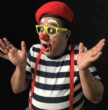 Pravin Tulpule dressed as a clown